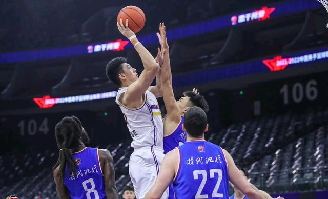 九游欢乐平台：CBA球员：高薪背后，压力与责任的简单介绍