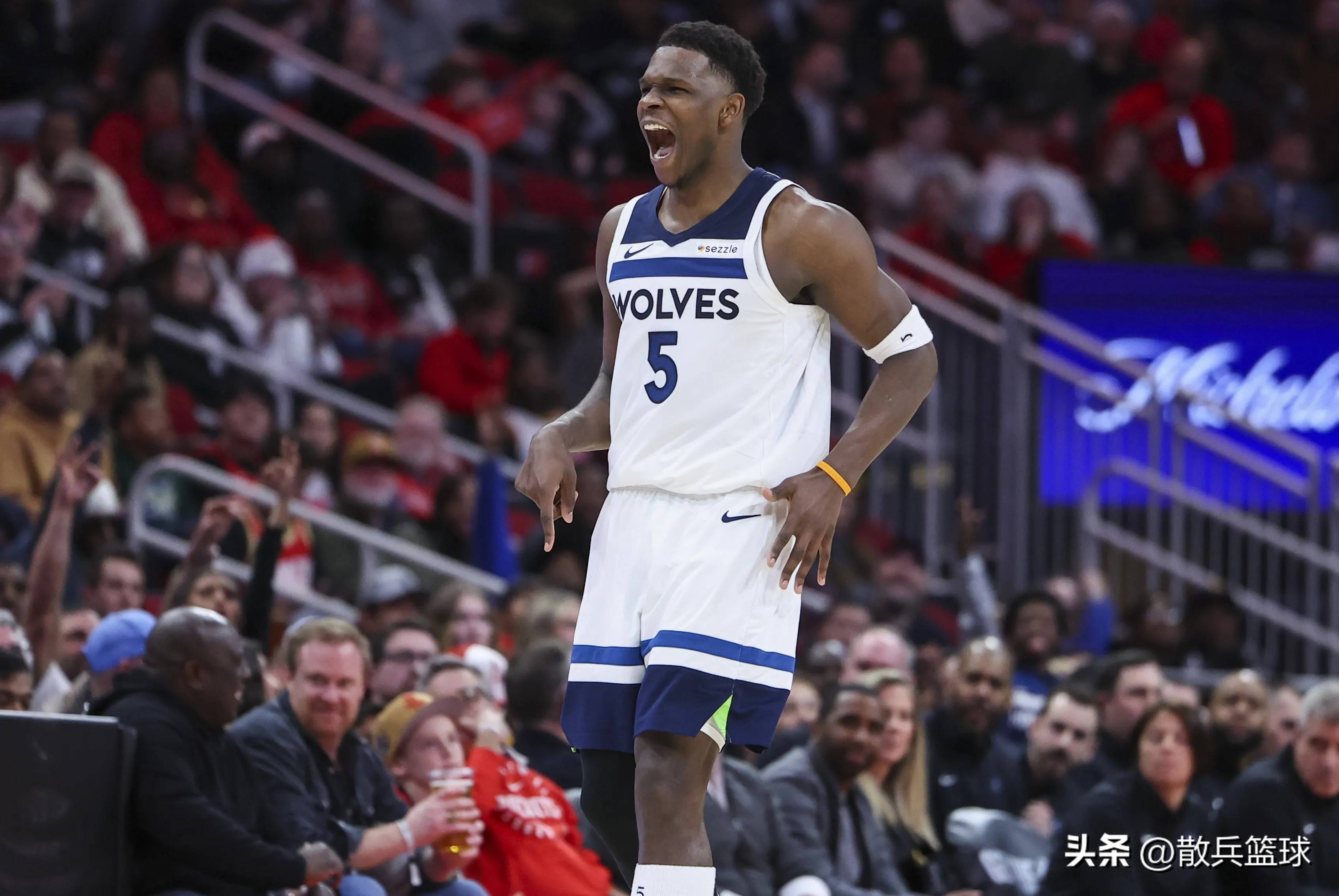 九游欢乐APP：NBA联盟公布新赛季最佳防守球员候选名单：字母哥在列的简单介绍