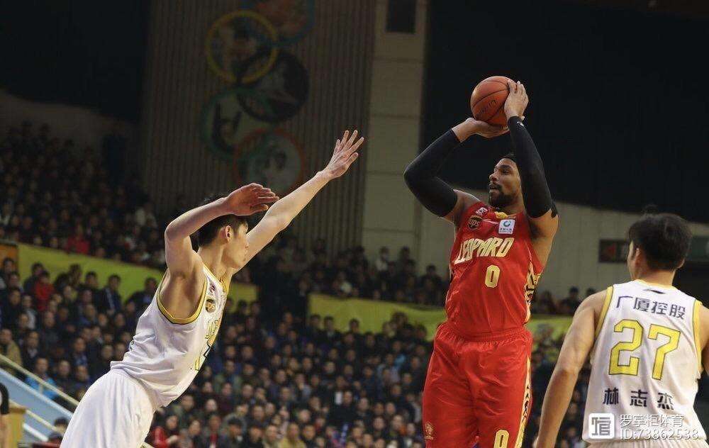 九游欢乐平台：中国男篮历史上的经典防守战术回顾与分析：铁血防守，铸就辉煌的简单介绍