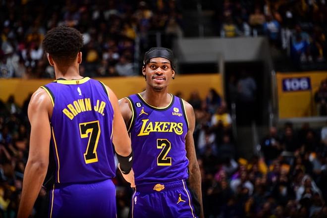 包含九游欢乐APP：湖人队新赛季：范德比尔特表示将提升进攻技巧的词条