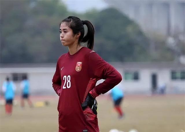 九游欢乐官方网站:中国女足门将赵丽娜“颜值与实力并存”，球迷：她是球场上最美的风景！的简单介绍