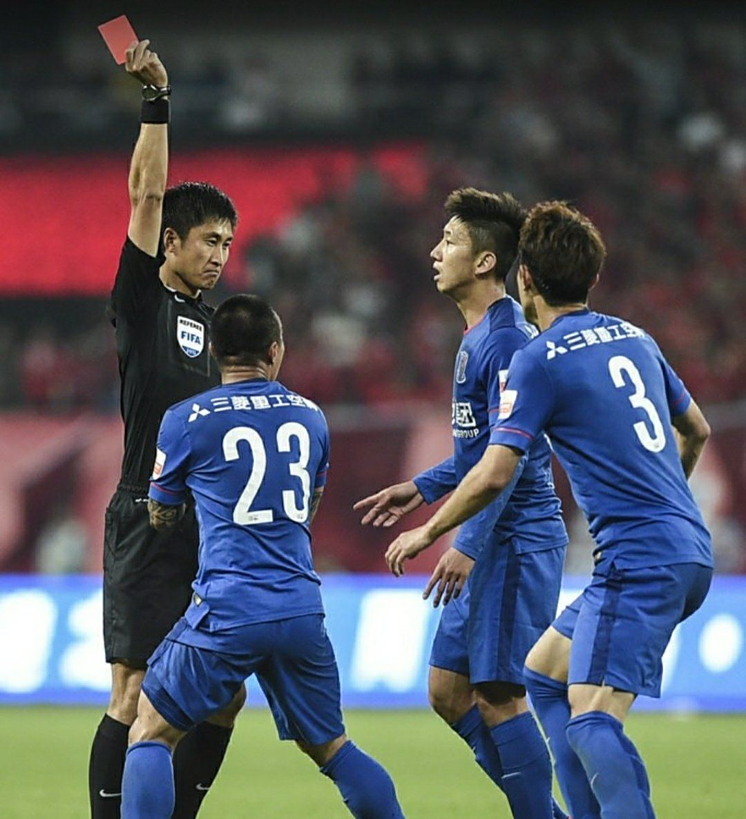 九游欢乐官方网站:中超联赛焦点战,豪门对决引爆球迷热情 九游欢乐官方网站:中超联赛焦点战,豪门对决引爆球迷热情