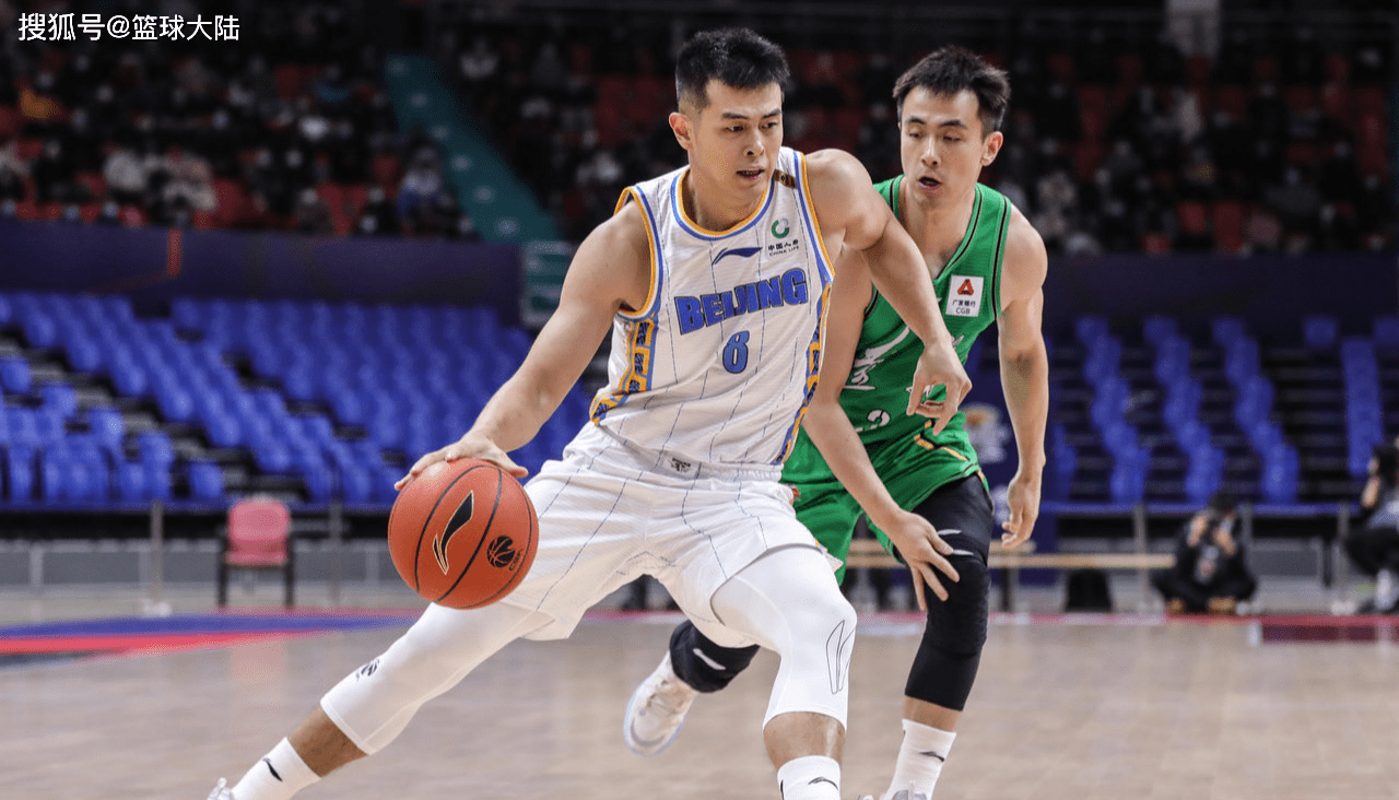 包含九游欢乐官方网站:某归化球员“宣布退役”，球迷：这结局是“令人唏嘘”！的词条