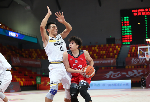 九游欢乐平台：CBA总决赛落幕，新王加冕还是老牌劲旅卫冕？